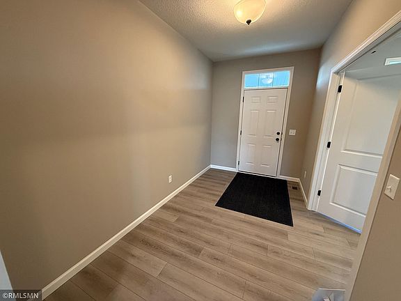 4th image of 2656 Ivy Ave NE