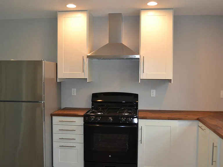 867 20th St #2 — Photo 7