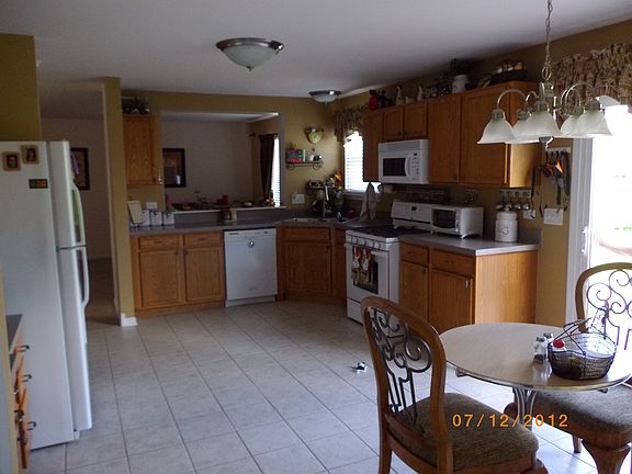5th image of 989 Club Lake Dr
