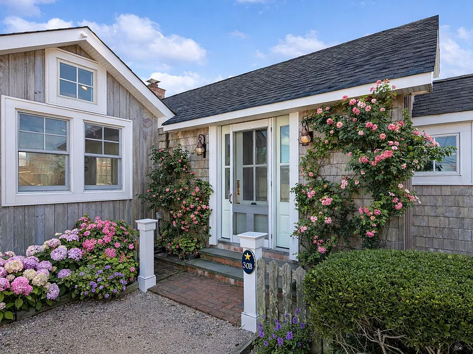 30B Lighthouse Rd