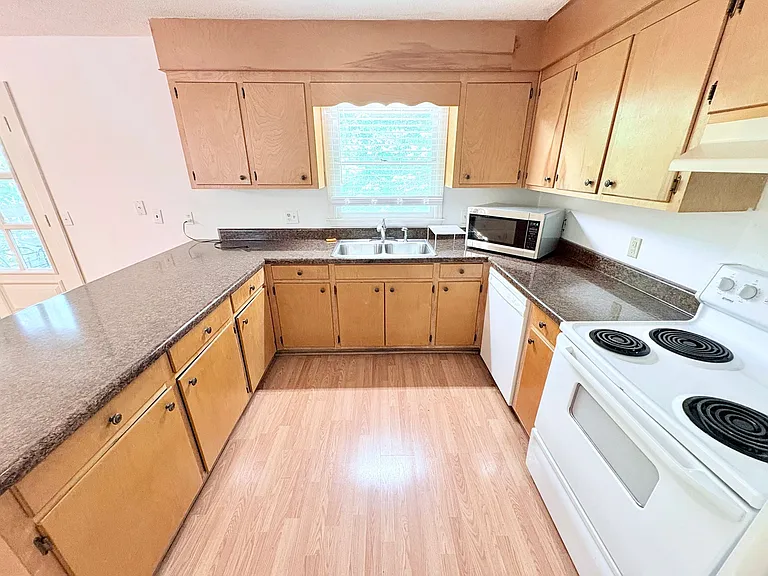 600 Anderson Hwy #611 — Photo 9