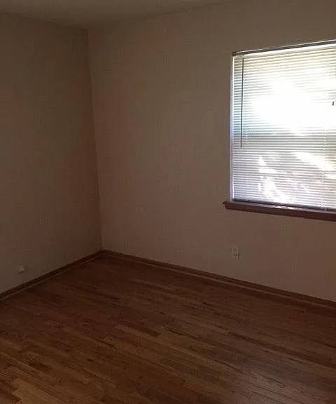 5329 Lucille St — Photo 7