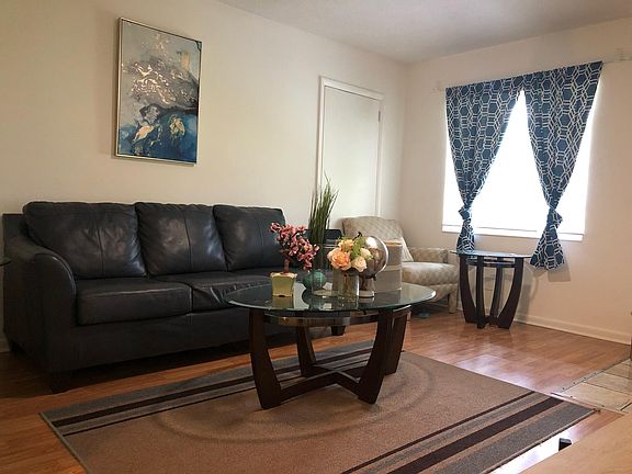 2nd image of 829 NE 12th Ave #4