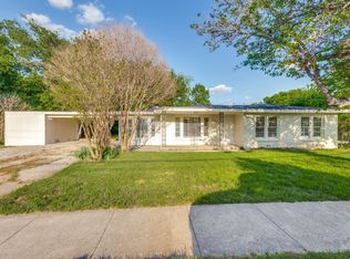 1039 Wade Hampton St, Benbrook, TX 76126
