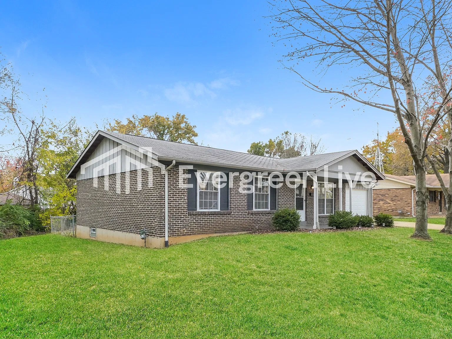 3 bed, 2.0 bath, 1189 sqft, $1,645 — Photo 2