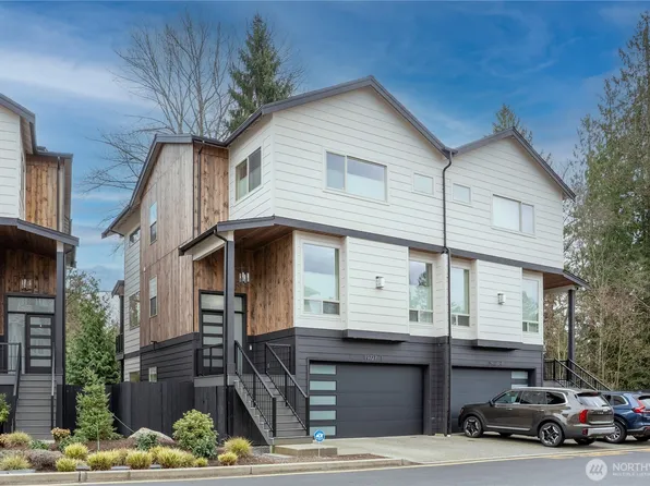 19727 27th Place W #1, Lynnwood, WA 98036