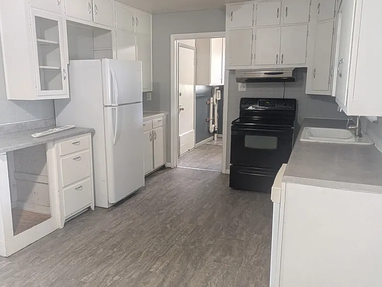 4830 W Esthner St — Photo 3
