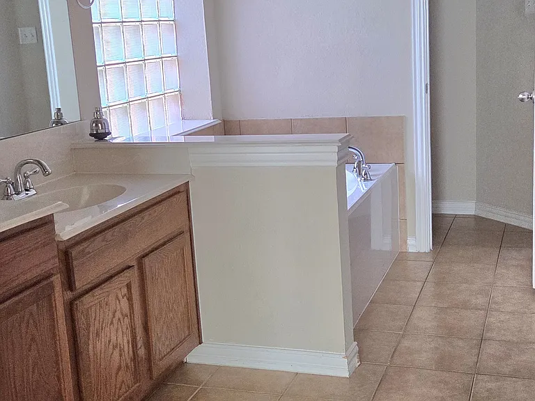 7105 Sugarplum Dr — Photo 17