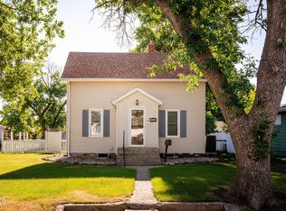 1214 4th Ave NE, Jamestown, ND 58401