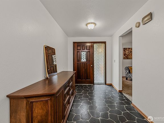 5th image of 9511 NE 208th Avenue
