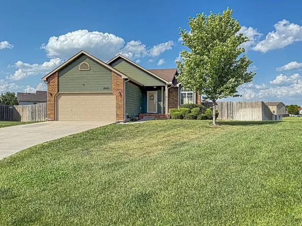 10425 E Fawn Grove Ct, Wichita, KS 67207