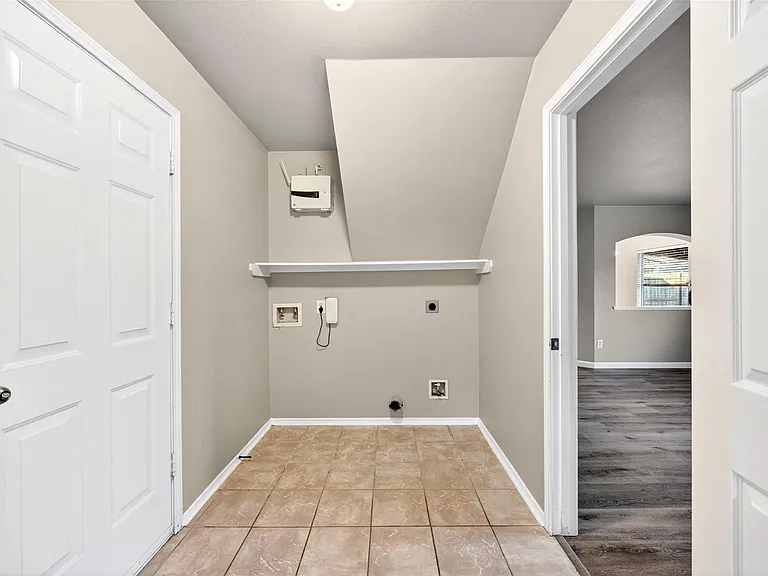 11526 Socorro Ln — Photo 20