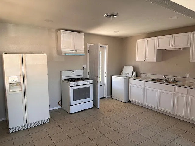 3 bed, 895 sqft, $1,050 — Photo 4