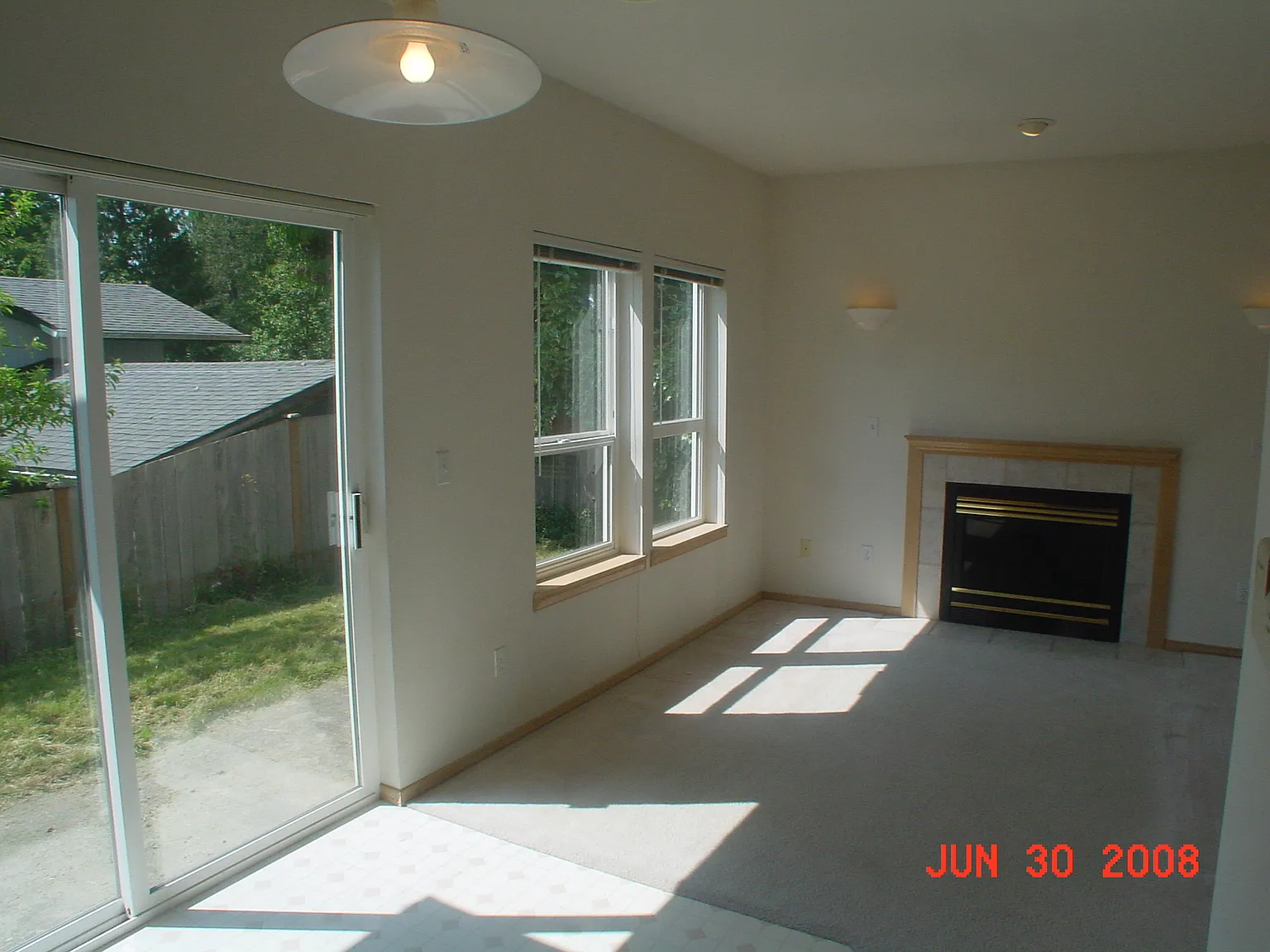 4 bed, 2.5 bath, 1802 sqft, $3,300 — Photo 4