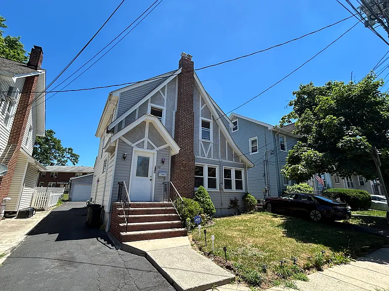 52 Fairway Ave — Photo 2