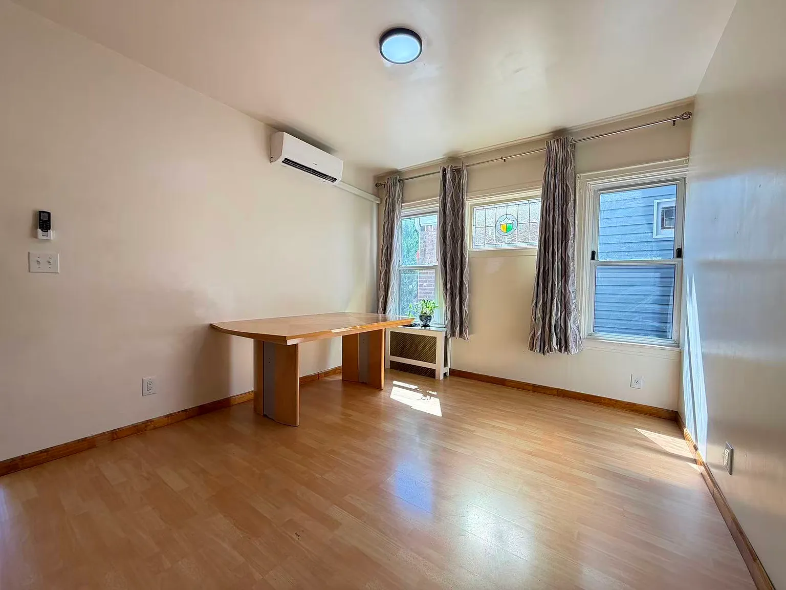 2 bed, 1200 sqft, $2,700 — Photo 4