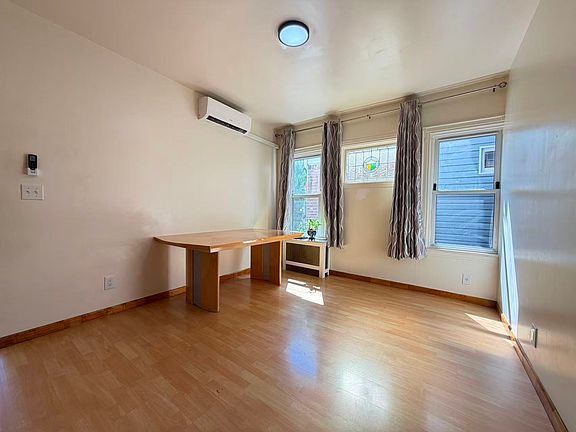 4th image of 2118 E 19th St Floor 1