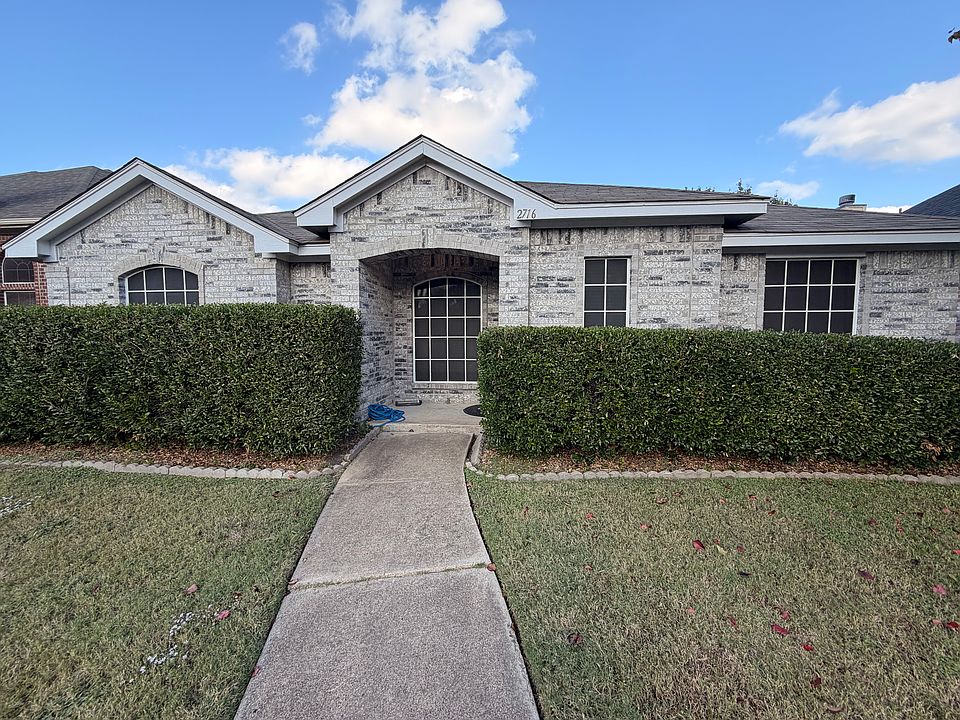 1st image of 2716 Helen Ln