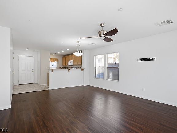 2nd image of 1172 Gecko Rd