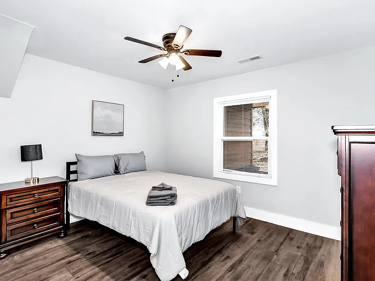 2604 Holmes Ave NW — Photo 10