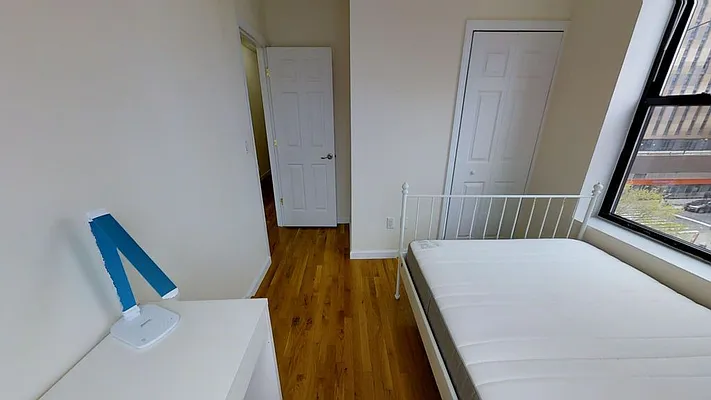 Rented by Urban Living | media 44