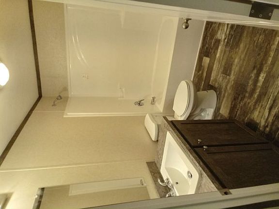 4th image of 4931 Bay Dr #82