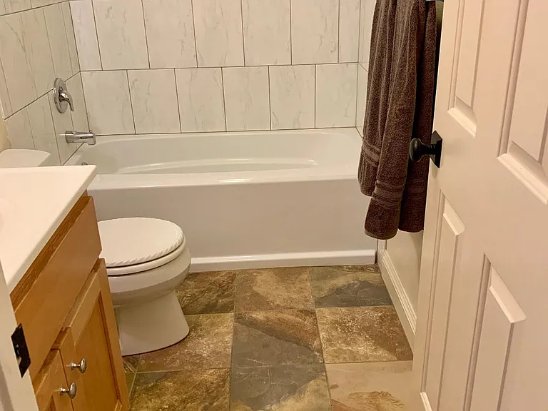 442 Bernice Ln — Photo 6