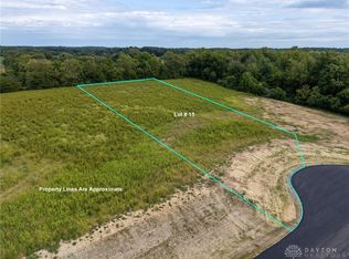 15 Hunters Glen Dr, Wilmington, OH