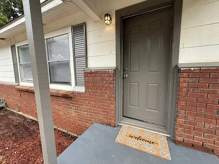 409 Grimes St — Photo 9