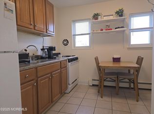 31 Juniper Ln #A, Eatontown, NJ 07724