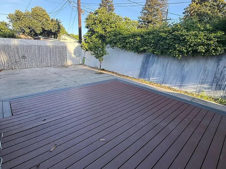 1436 Albany Ave — Photo 19