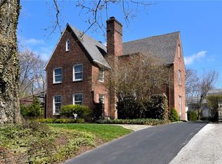 2929 Morley Rd, Shaker Heights, OH 44122