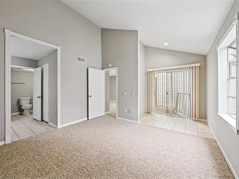 9809 Richmond Ave #E14 — Photo 5