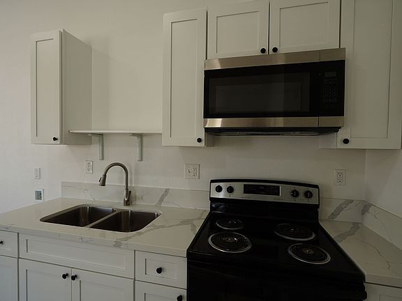 2nd image of 26074 Bay Ave #2