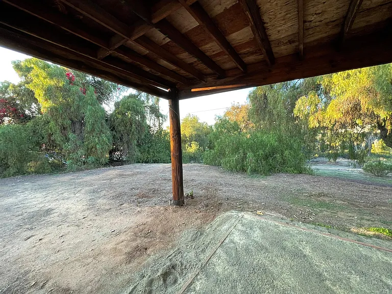 864 Osborne St — Photo 6