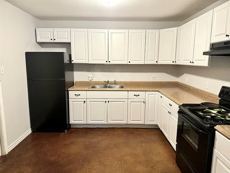 709 San Saba St #A — Photo 8