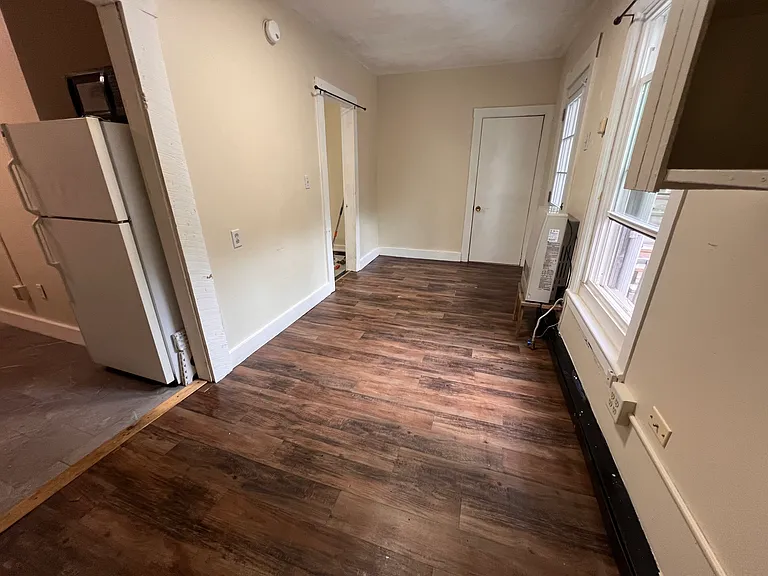 10 Railroad St — Photo 8