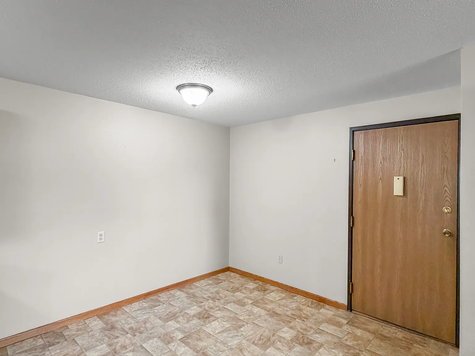 2 bed, 646 sqft, $800 — Photo 4