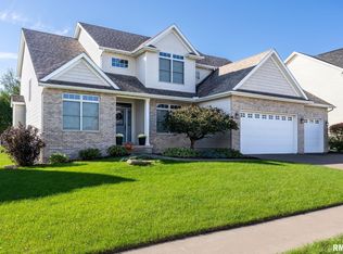 4105 Thunder Ridge Rd, Bettendorf, IA 52722