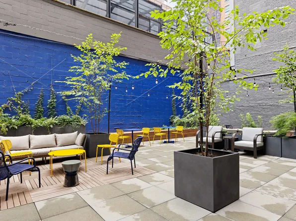 517 West 29th Street image 10 of 14