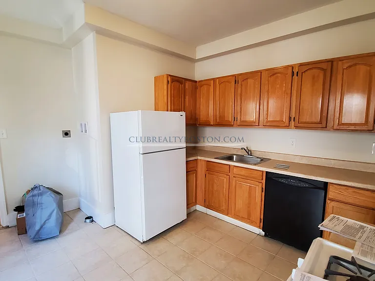 368 Crescent St #1 — Photo 12
