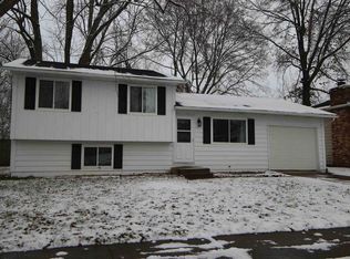 2914 Providence Dr, Mishawaka, IN 46544