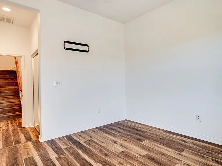 28566 Herrera St — Photo 25