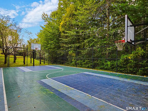 5th image of 355 Hunter Drive #355