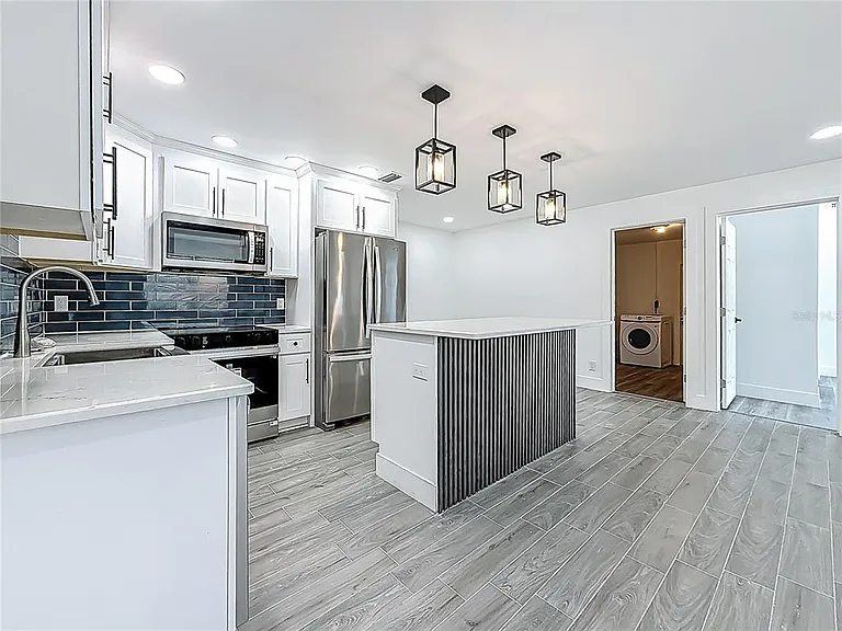 1755 Shore Acres Blvd NE — Photo 9