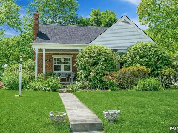 389 Bergen Blvd, Oradell, NJ 07649