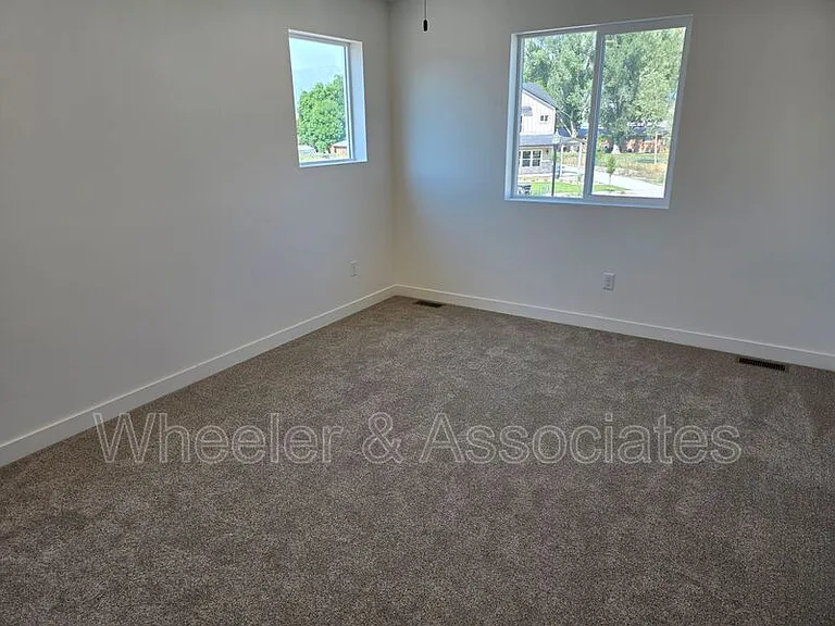 188 N 300 E #1 — Photo 24