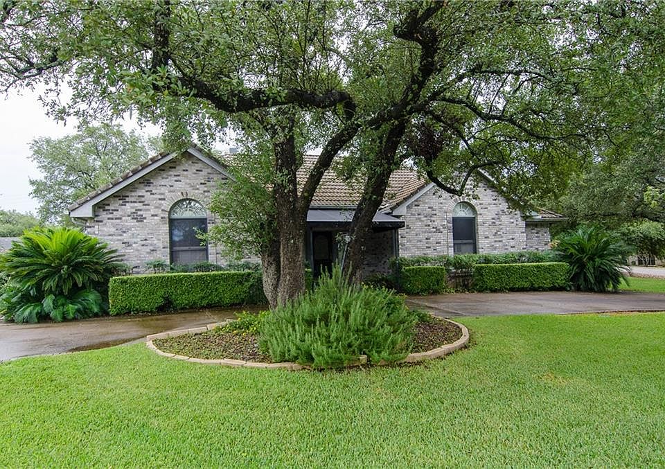 1st image of 402 Duck Lake Dr