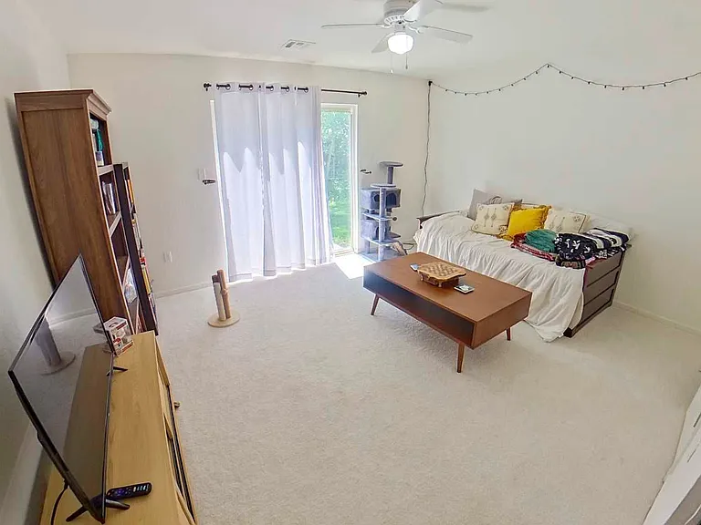 1217 Newfoundland Dr — Photo 7