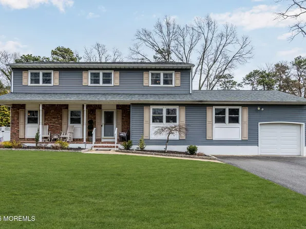 35 Yorkshire Drive, Toms River, NJ 08753